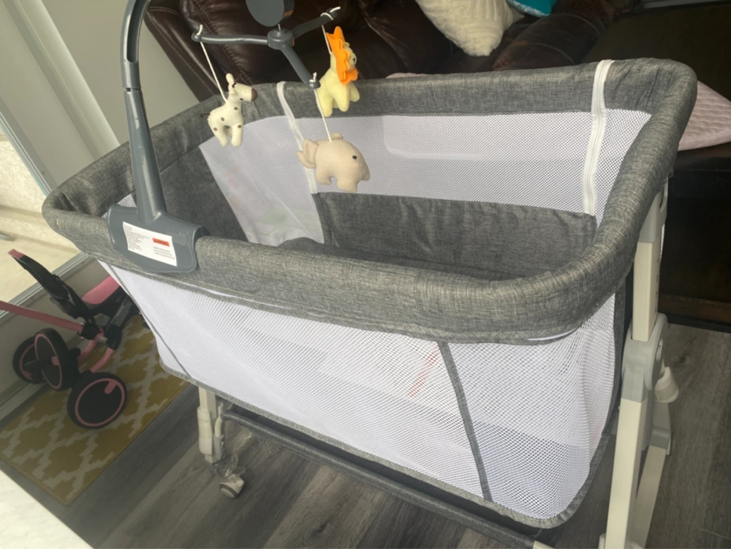 Baby Bedside Bassinet with Mobile - photo 3