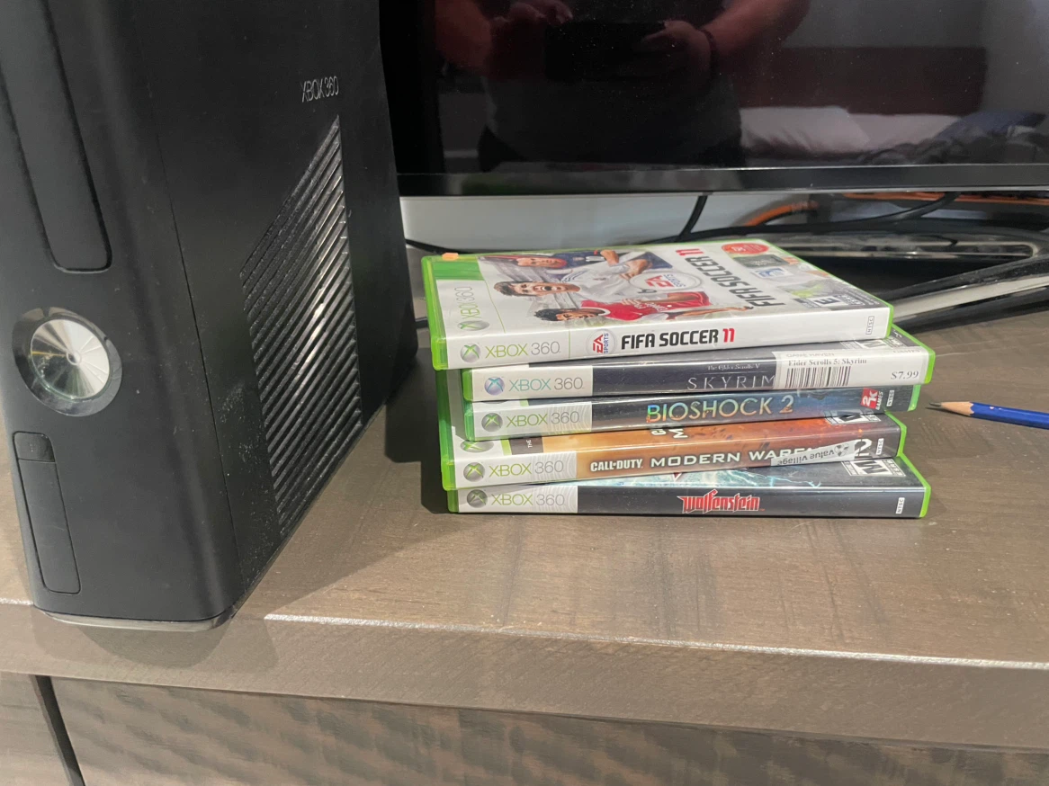 Xbox 360 Console with controller and 5 Games - photo 4