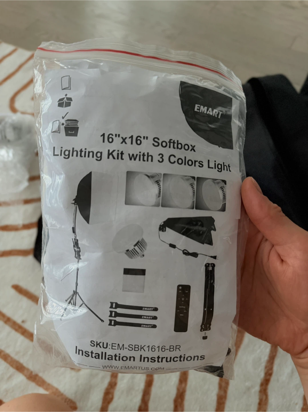 EMART 16"x16" Softbox Lighting Kit with 3 Colors Light - photo 3