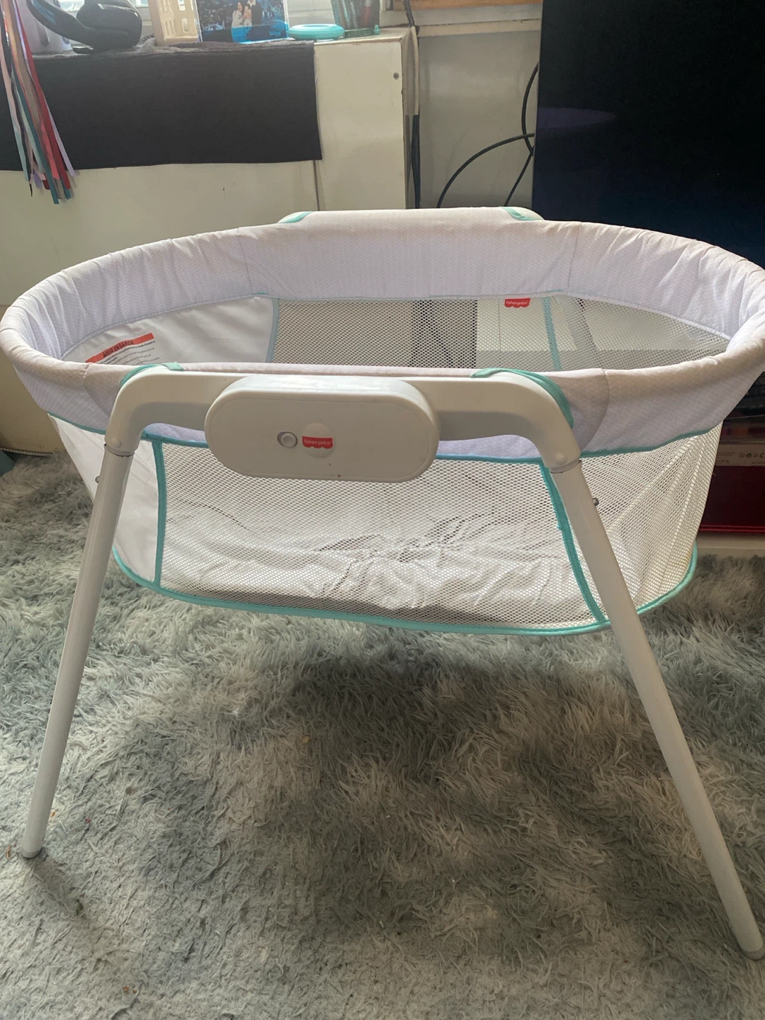 Fisher-Price Soothing Motions Bassinet