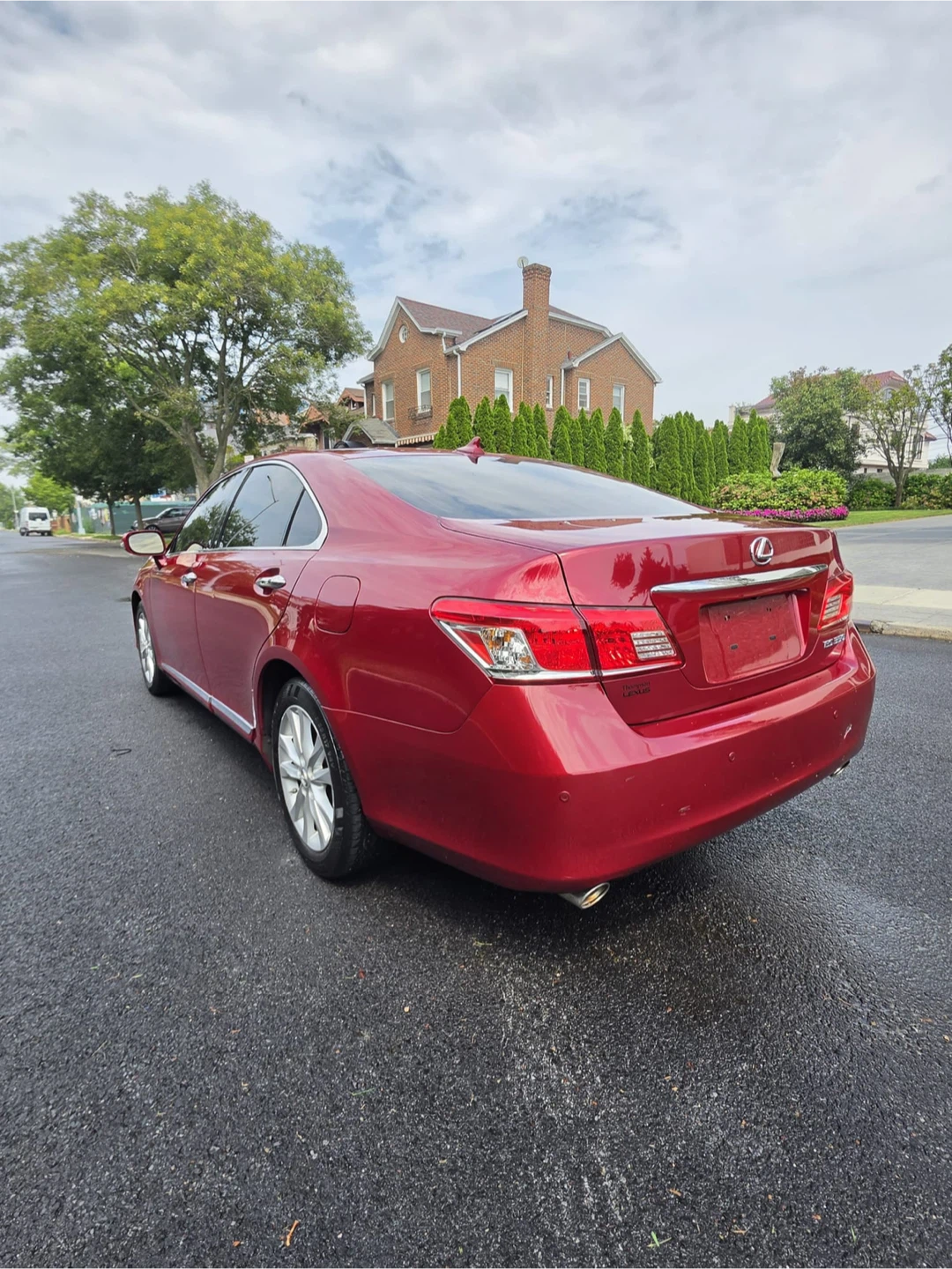 Red Lexus ES 350 Sedan - photo 4