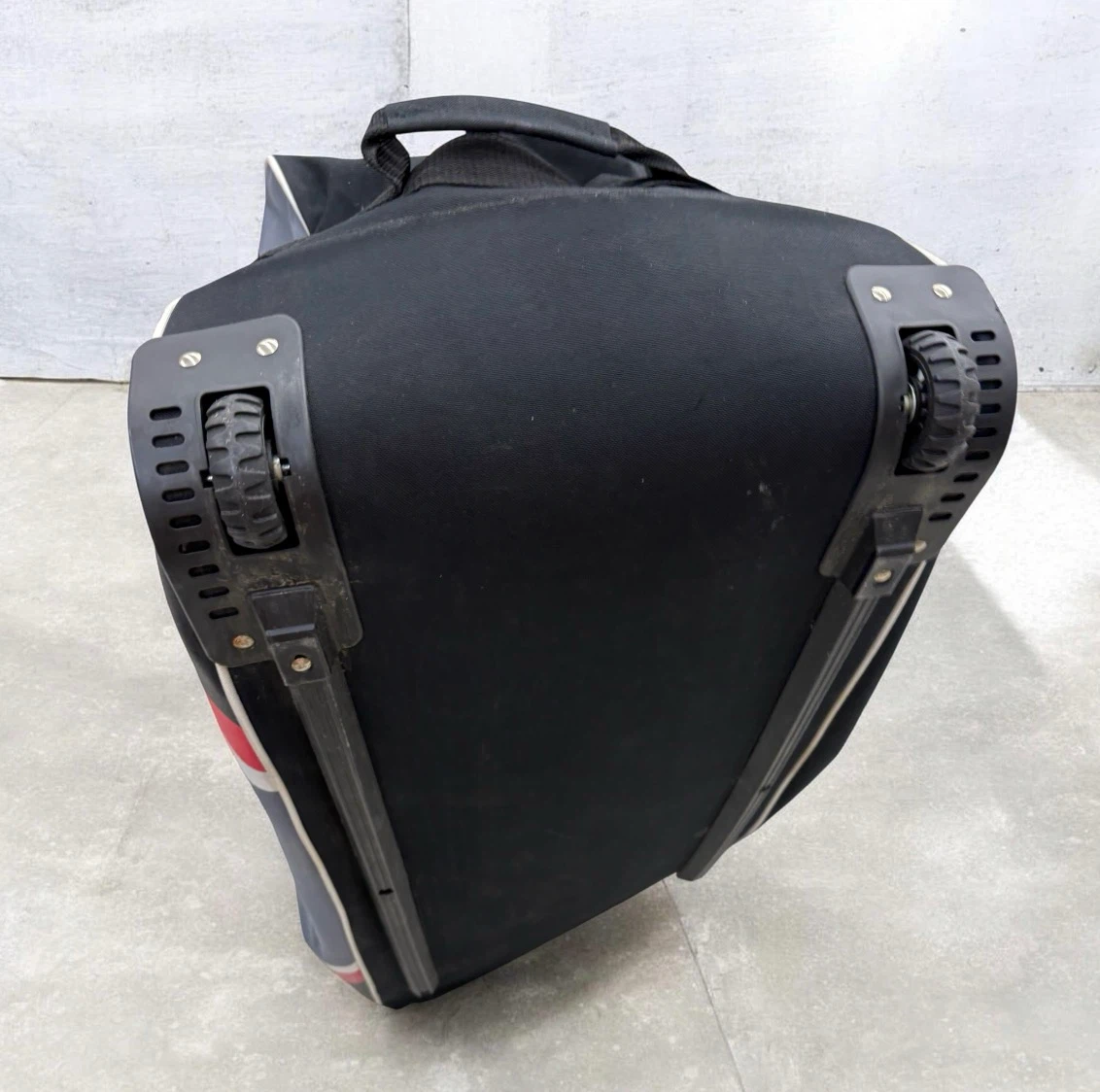 Large Canada Hockey Rolling Duffel Bag - photo 3