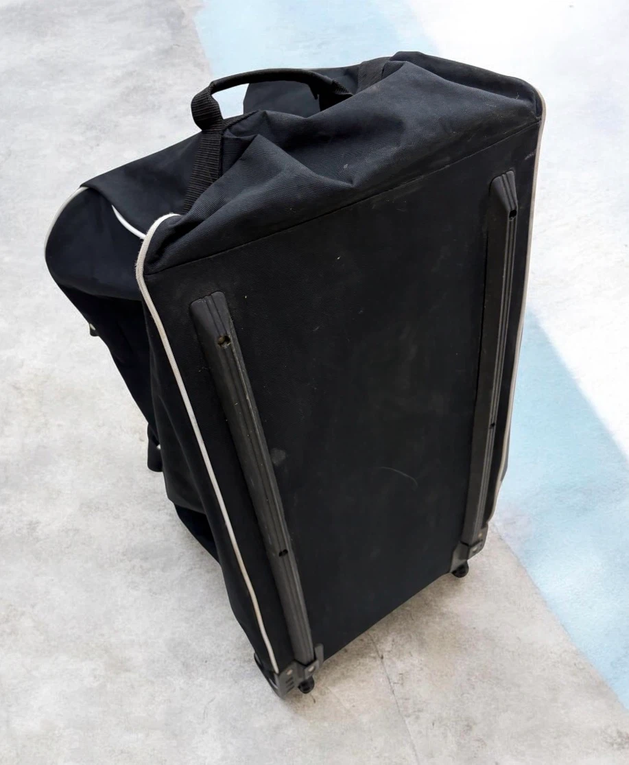 Large Canada Hockey Rolling Duffel Bag - photo 5