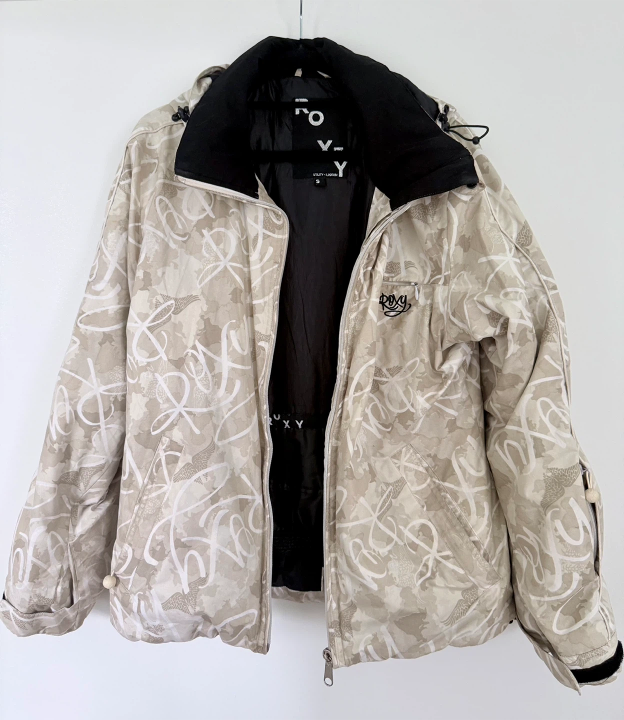 Roxy Women’s Ski / Snowboard Jacket Size Small