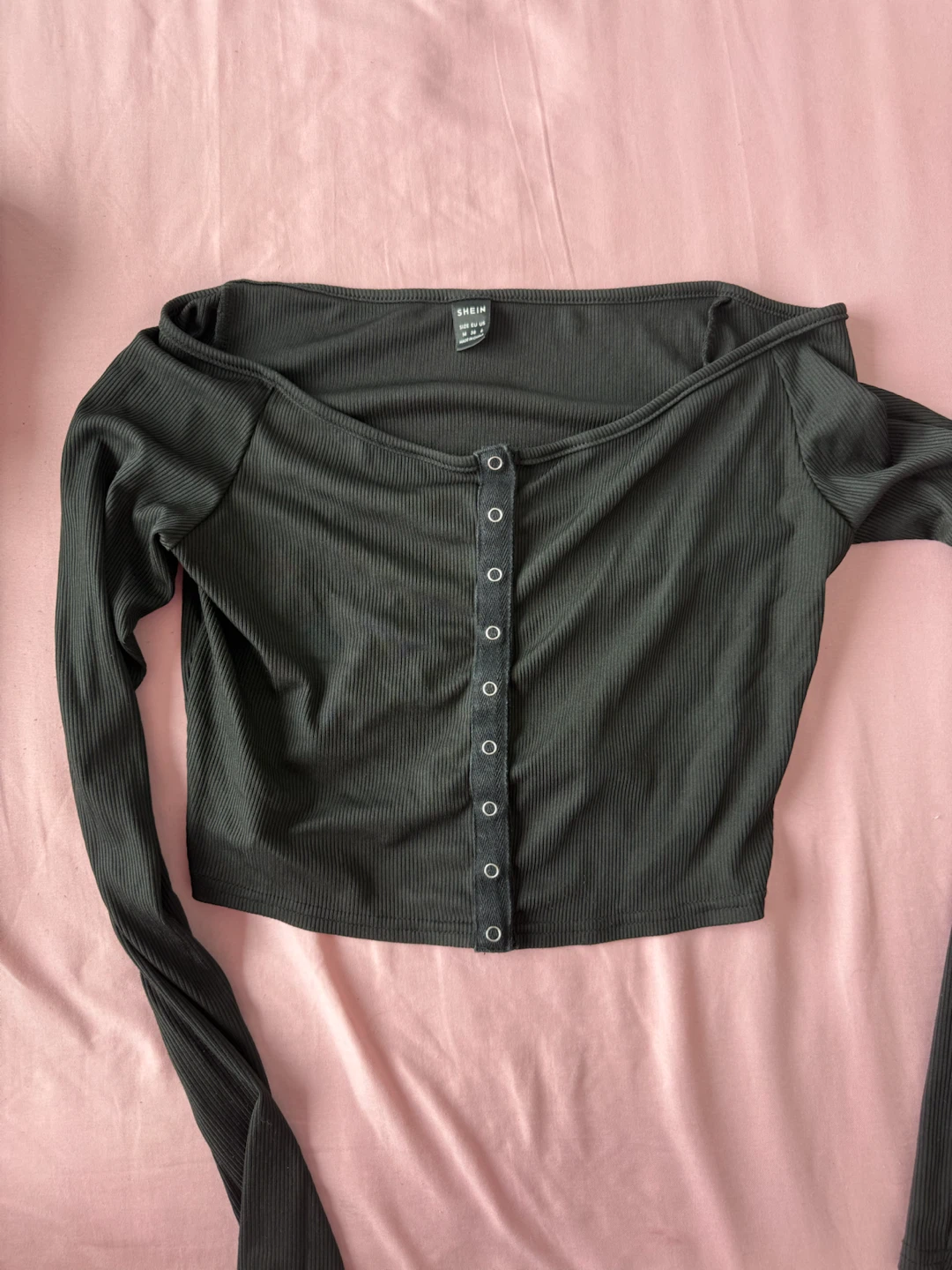 SHEIN Black Off-the-Shoulder Ribbed Crop Top