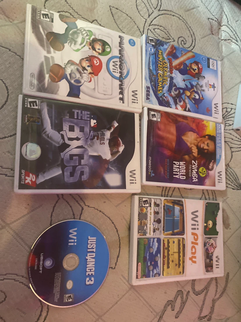 Nintendo Wii Console Bundle with Games and Accessories - photo 4
