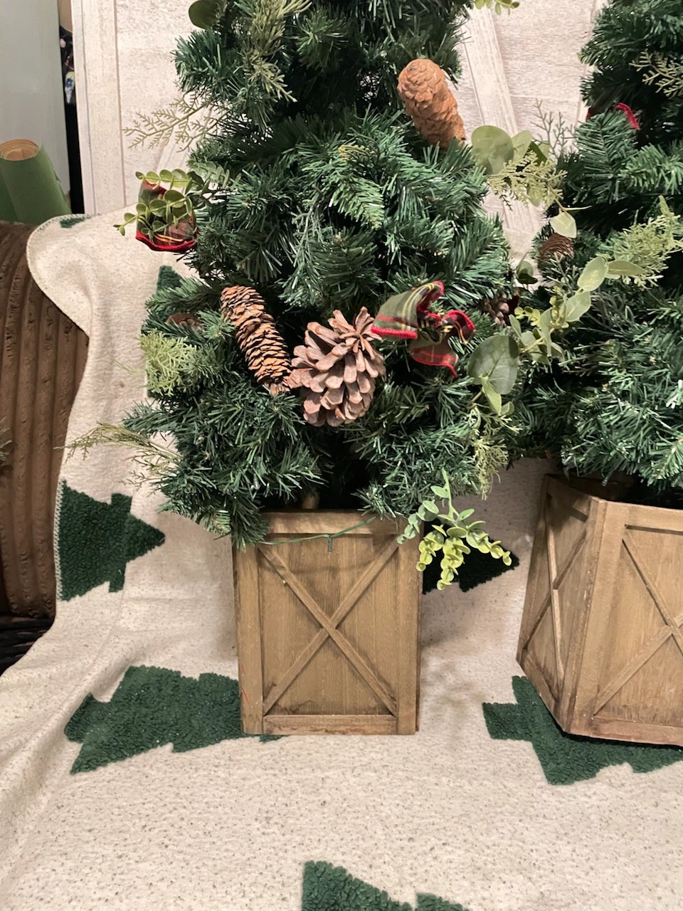 Set of 2 Pre-Lit Artificial Christmas Trees - photo 3