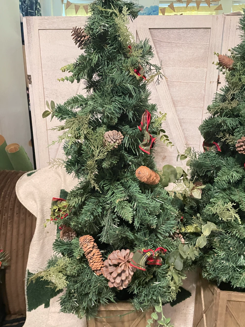 Set of 2 Pre-Lit Artificial Christmas Trees - photo 4