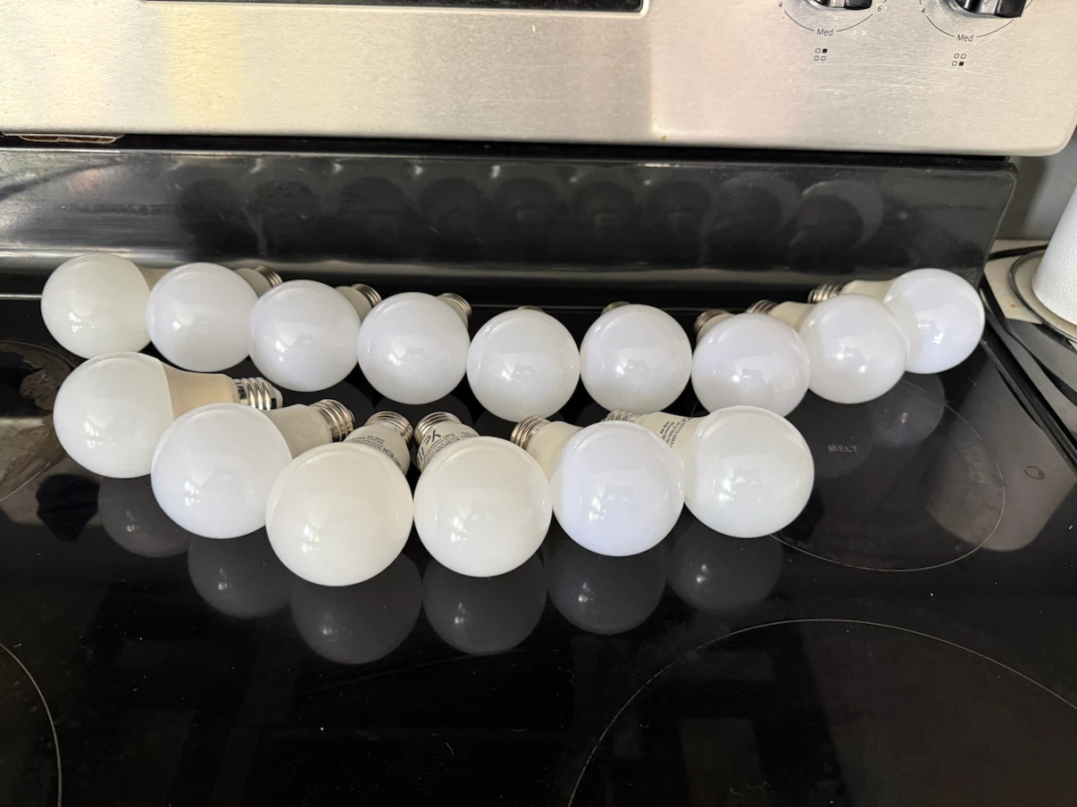 15 Pack LED Light Bulbs - photo 2