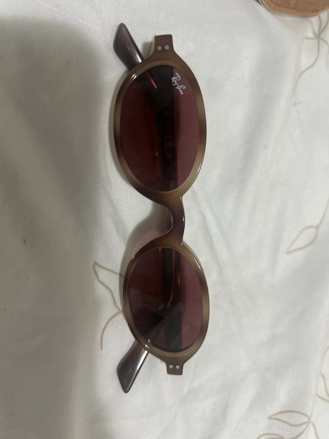 Ray-Ban Sunglasses with Case - photo 2