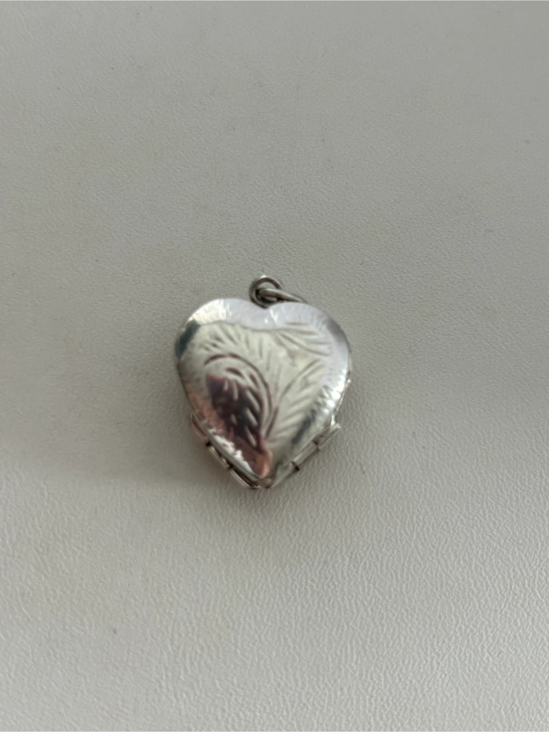 Vintage Sterling Silver Heart Locket for 4 photos - photo 2
