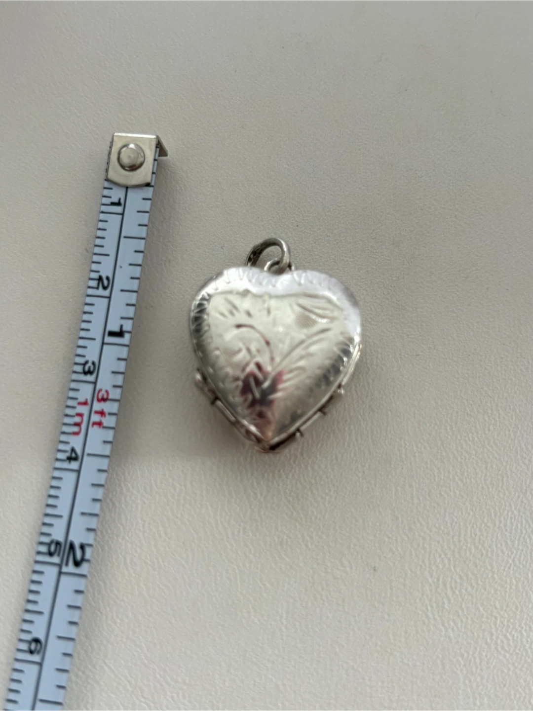 Vintage Sterling Silver Heart Locket for 4 photos - photo 3