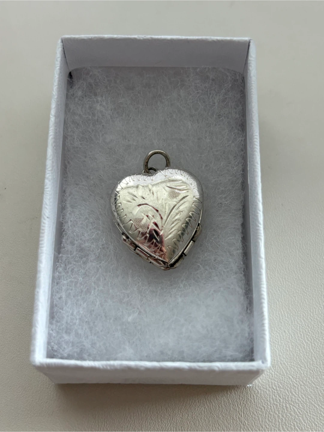 Vintage Sterling Silver Heart Locket for 4 photos - photo 4