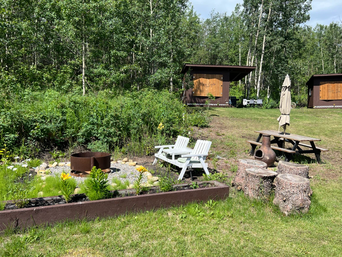 Cabin rental on 5 acres private 25 mins from downtown Edmonton - photo 4