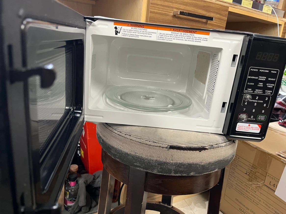 Mainstays 0.7 cu. ft. Microwave Oven - photo 3