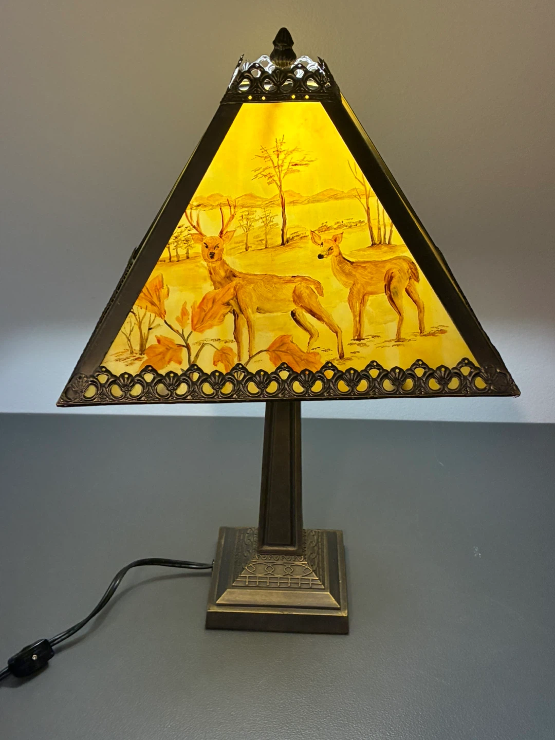 Vintage Arts & Crafts Style Table Lamp with Nature Scenes