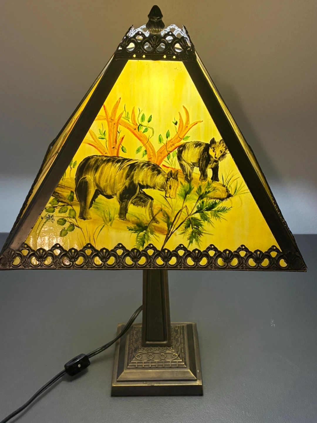 Vintage Arts & Crafts Style Table Lamp with Nature Scenes - photo 4