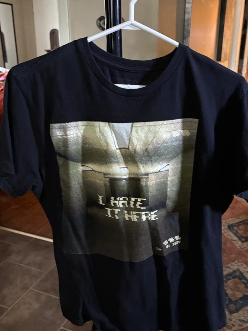 Black Graphic T-Shirt "I Hate It Here"