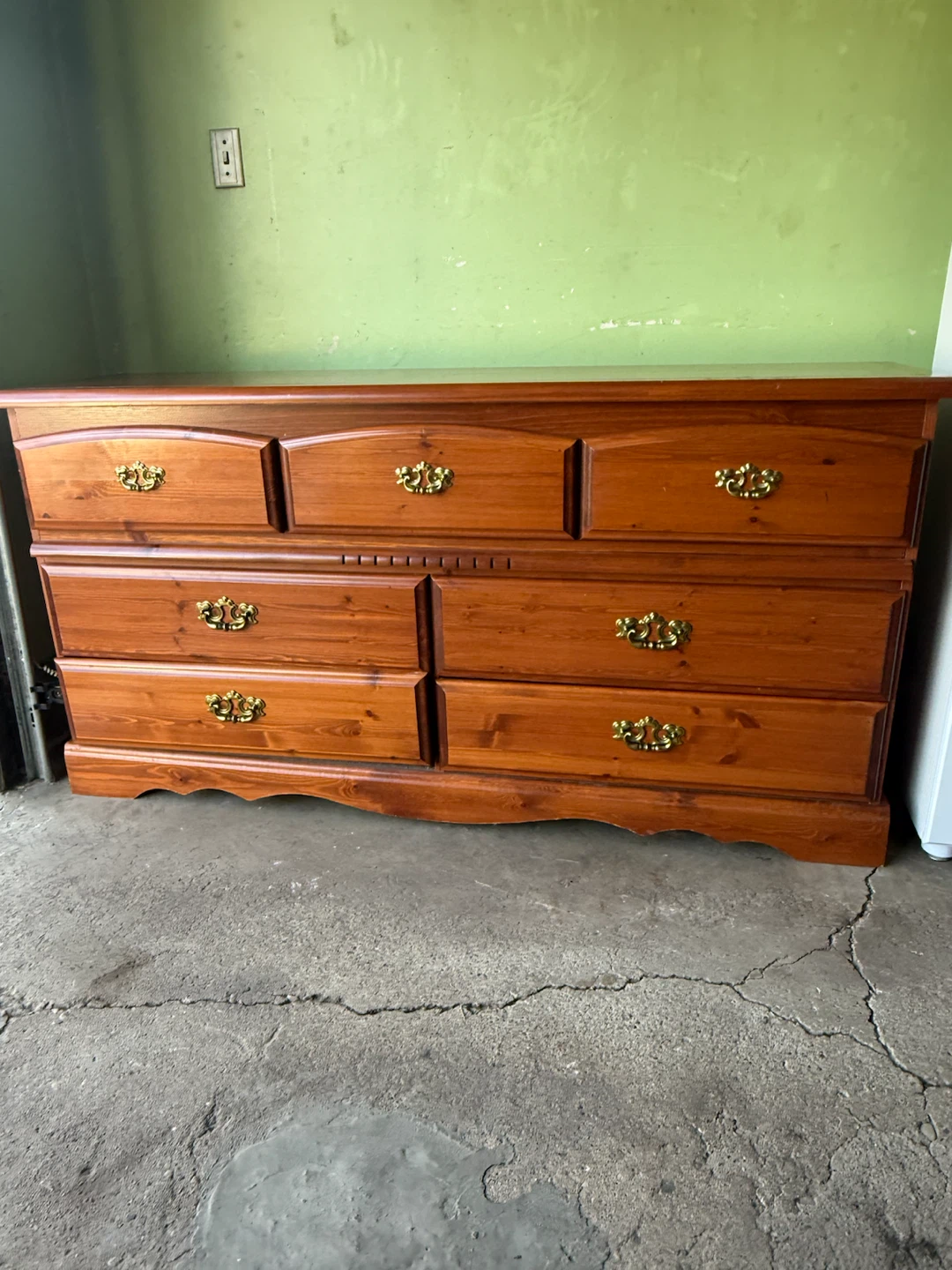 Wooden Dresser with 7 Drawers