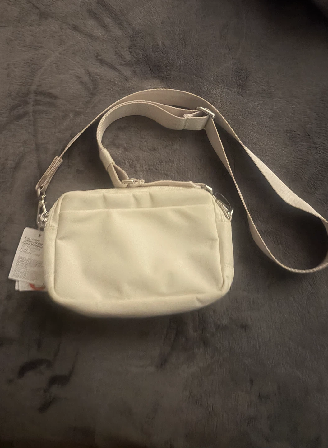 Lululemon Everywhere Crossbody Bag - photo 2