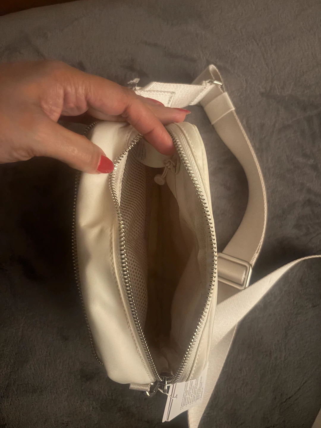 Lululemon Everywhere Crossbody Bag - photo 4