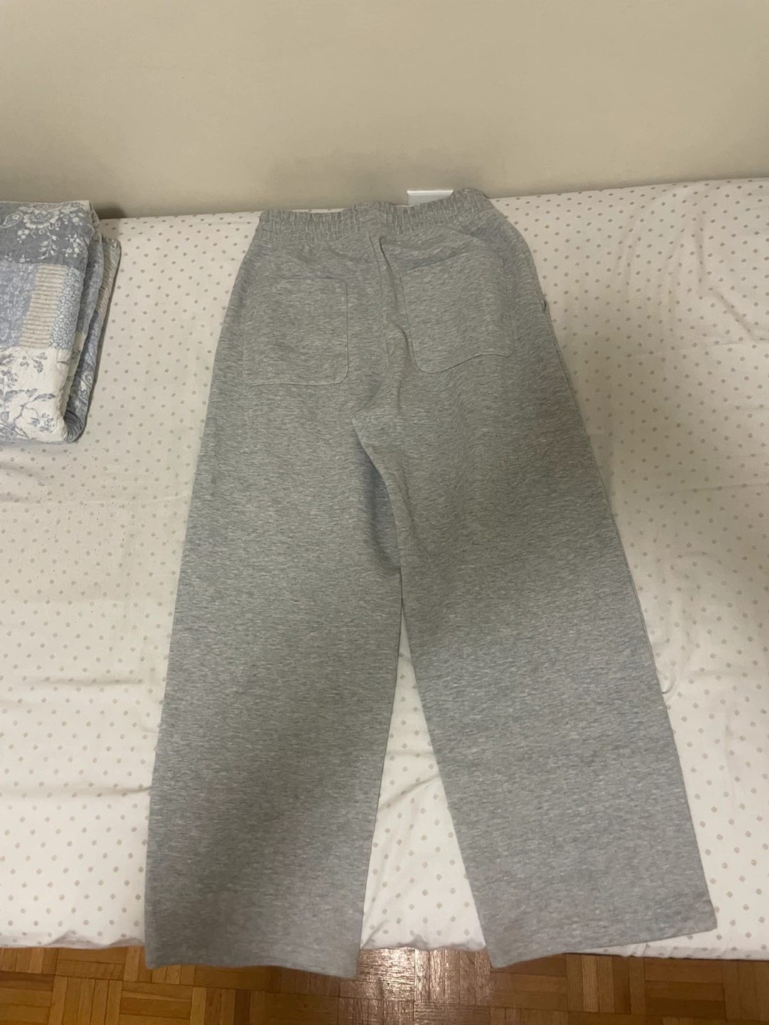 Uni Qlo Grey Sweatpants - photo 3