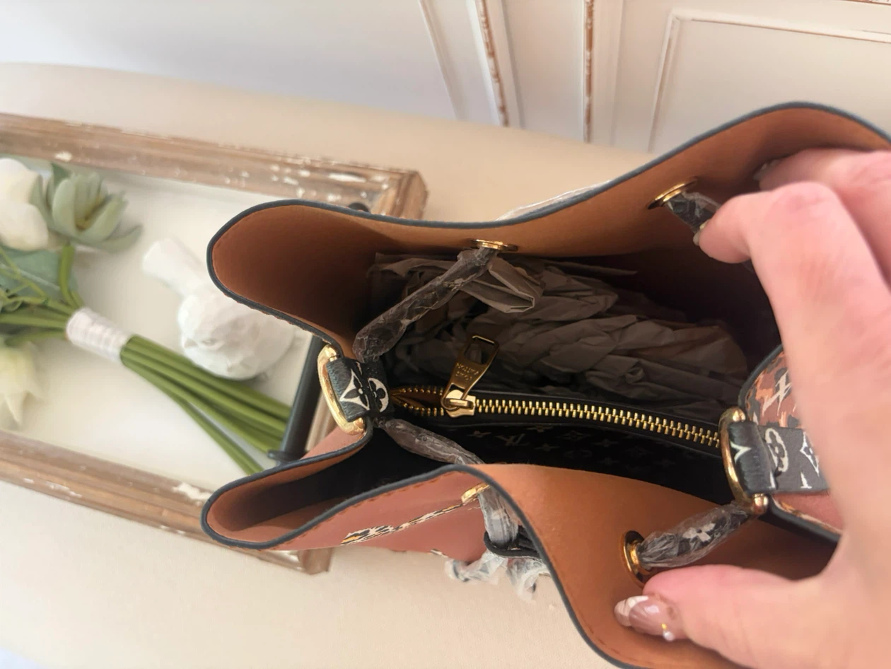 Louis Vuitton Neonoe MM Animal Print - photo 2