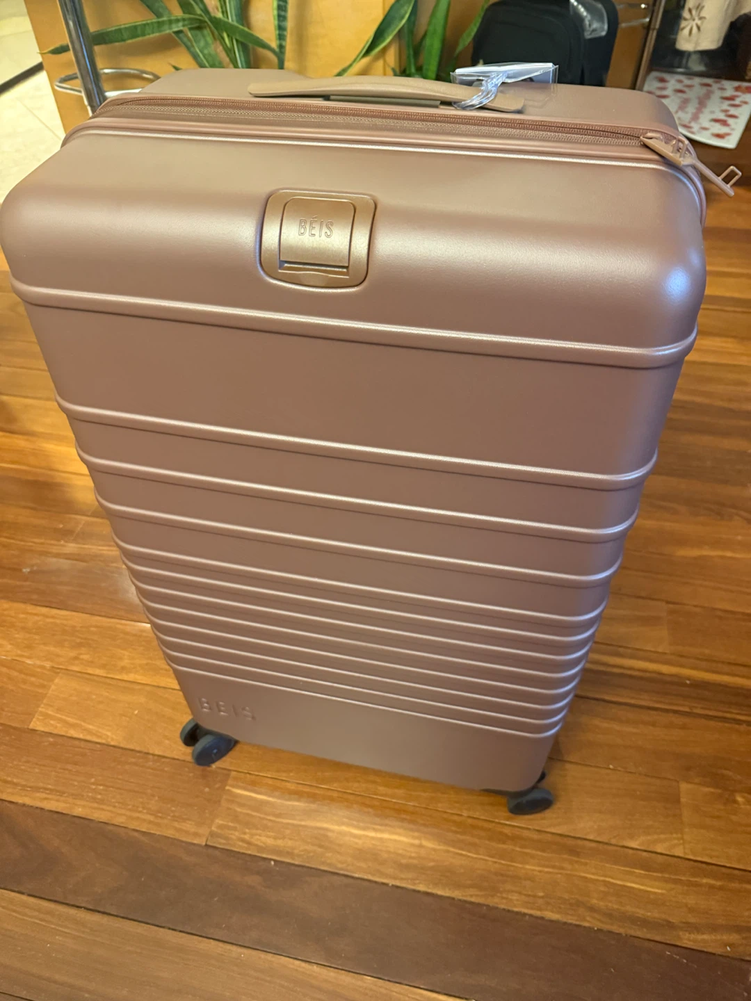 BEIS The Large Check-In Roller Luggage in Maple