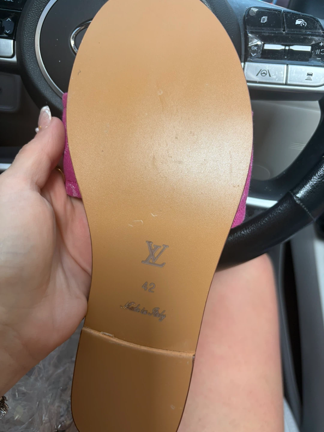 Louis Vuitton Pink Slides - photo 2
