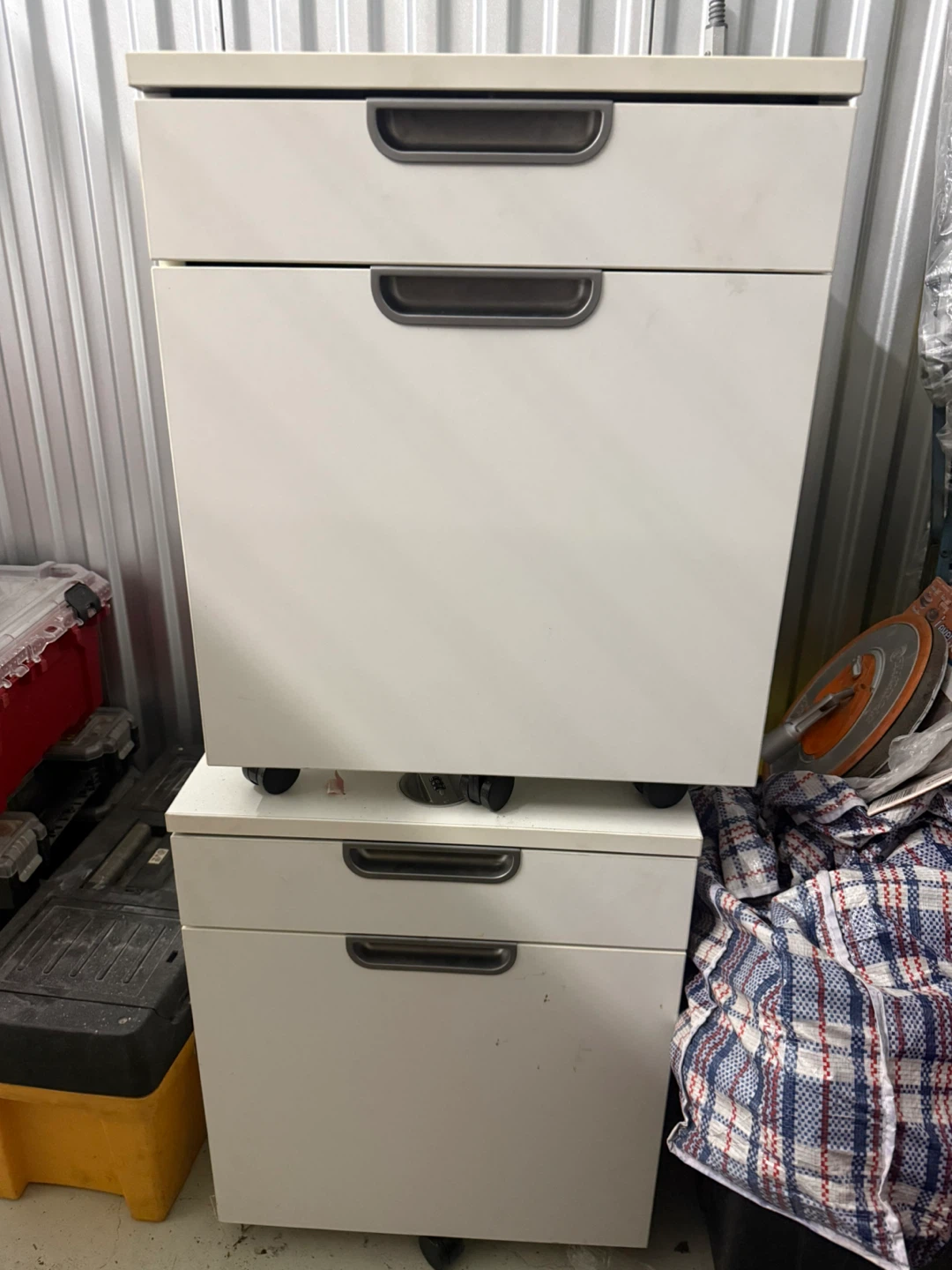 White 2- Drawer Filing Cabinet with Lock