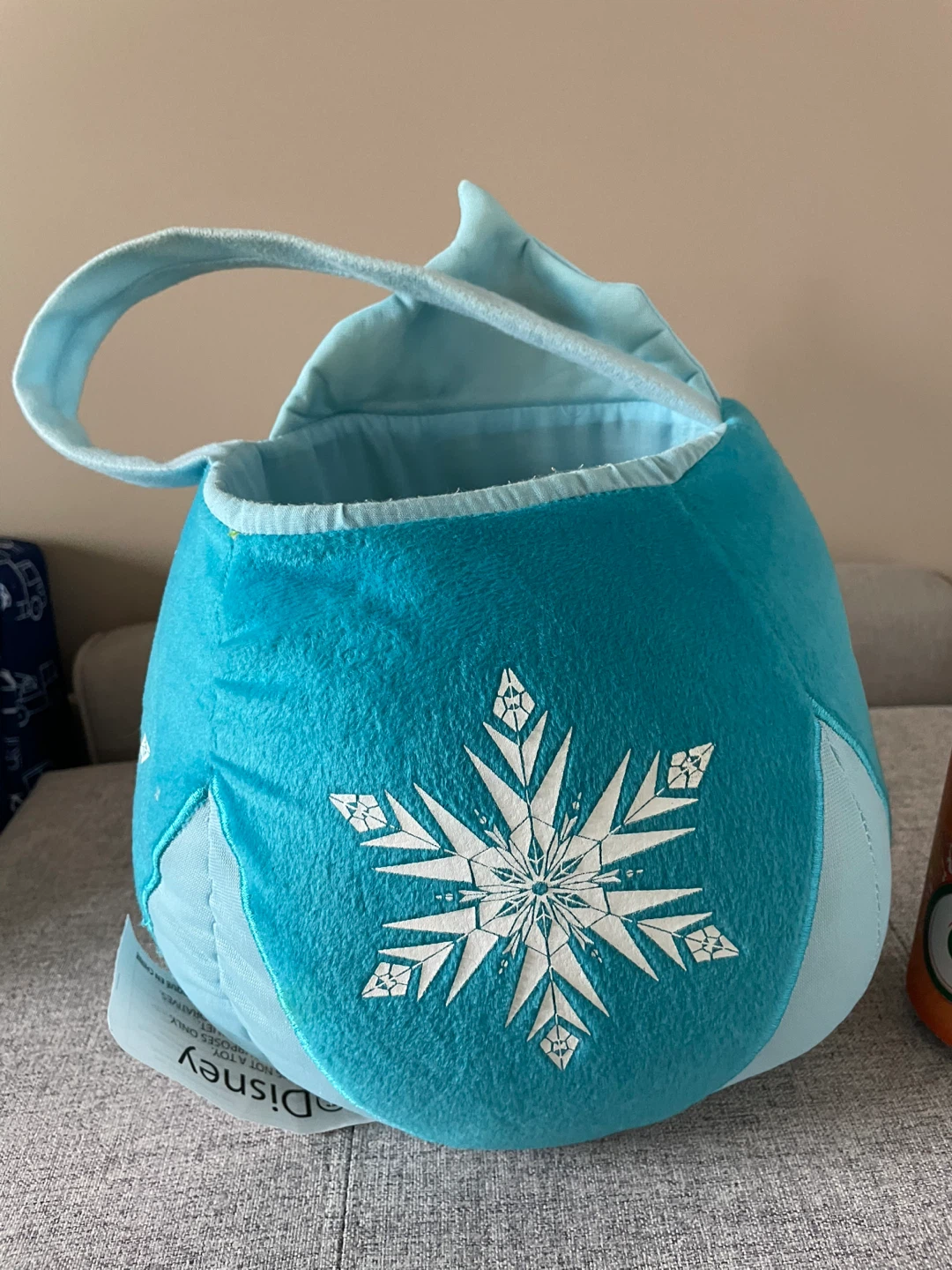 Disney Frozen Treat Basket - photo 2
