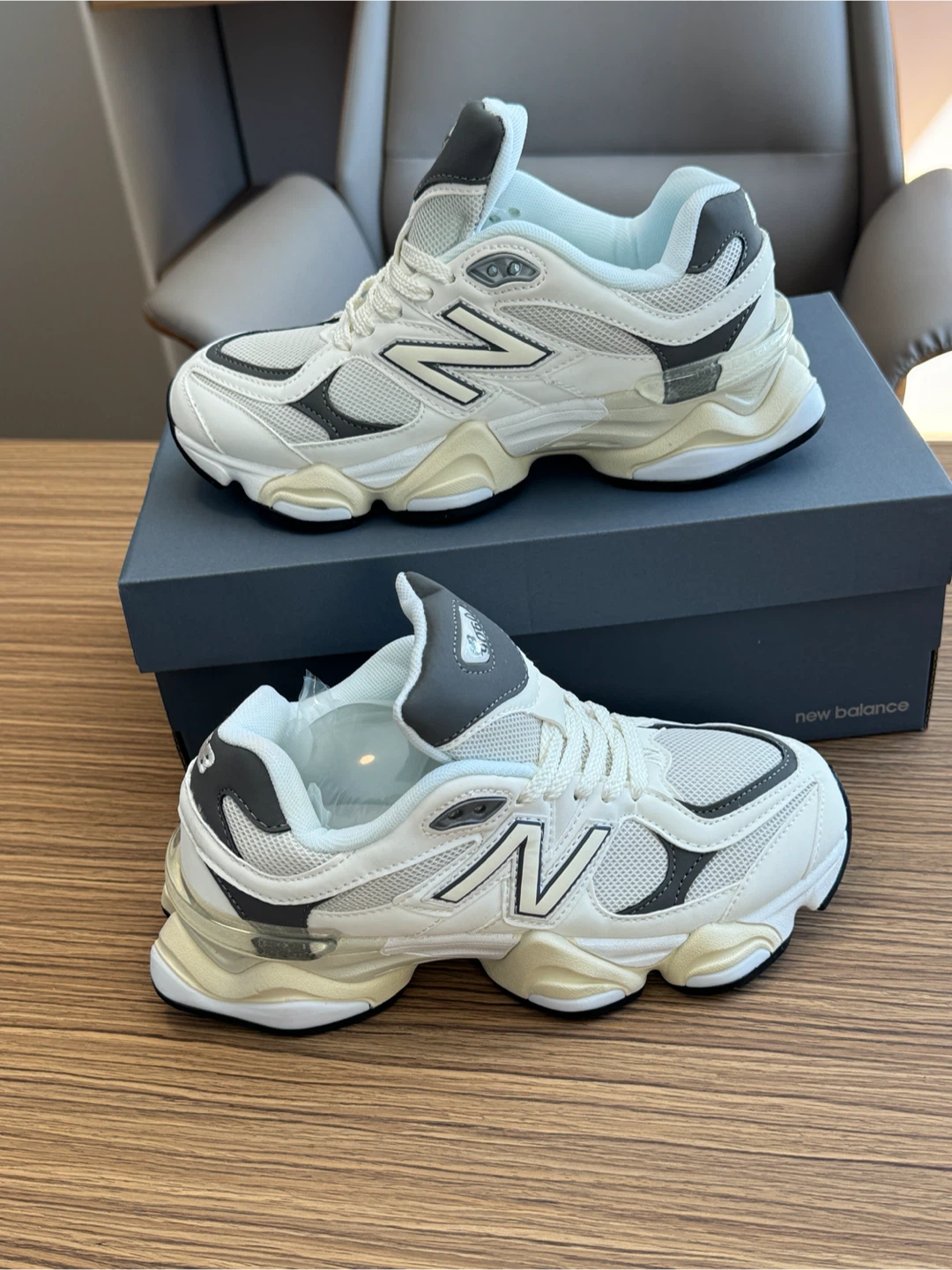 Bottes New Balance 9060 - photo 2
