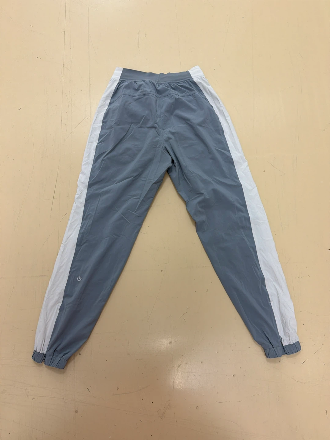 Lululemon Grey & White Track Pants - photo 3