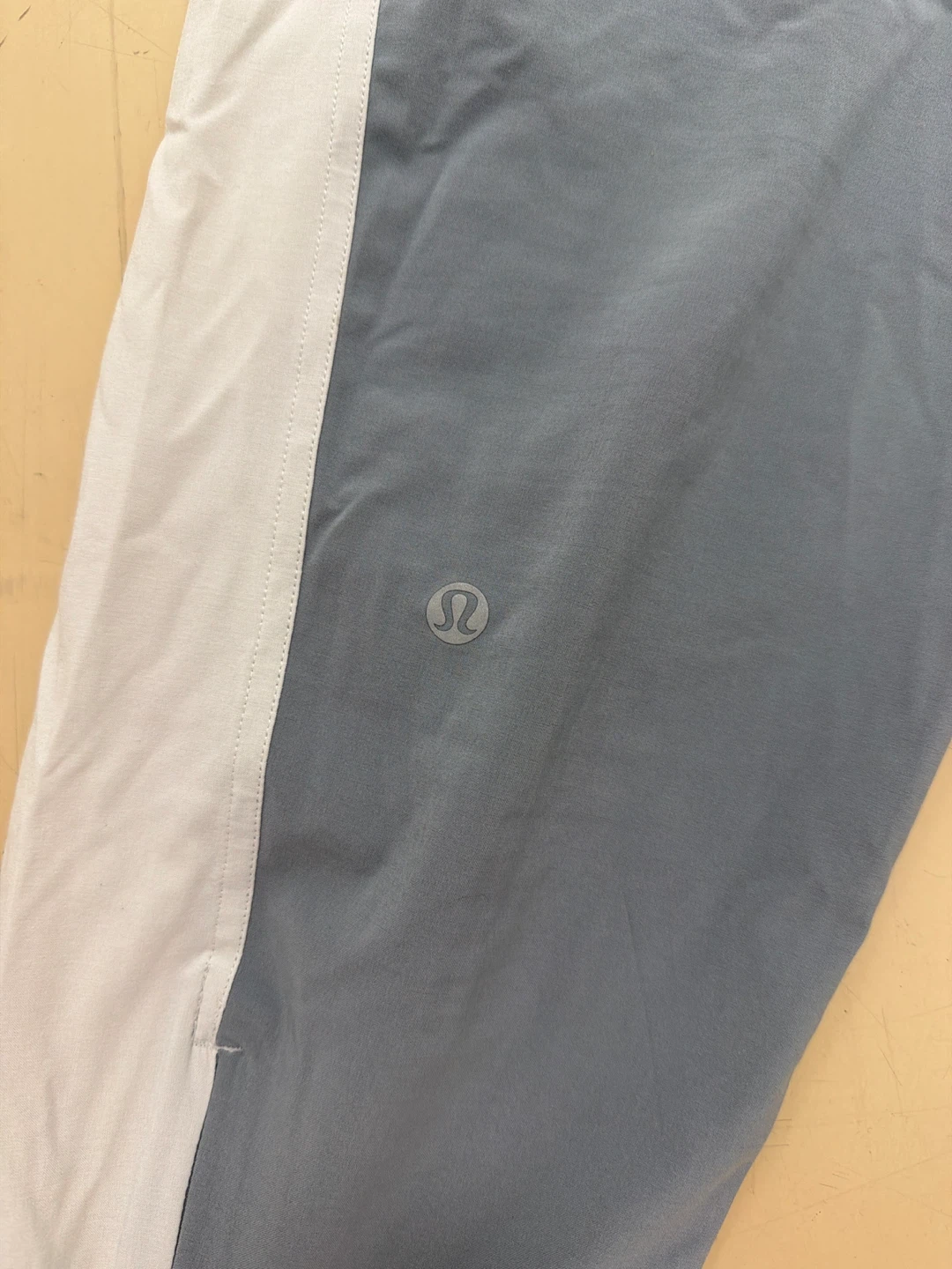 Lululemon Grey & White Track Pants - photo 4