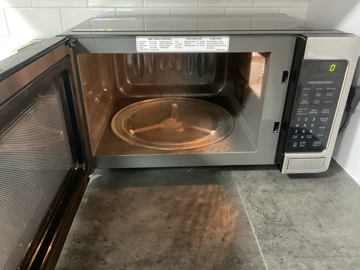 Microwave - photo 2