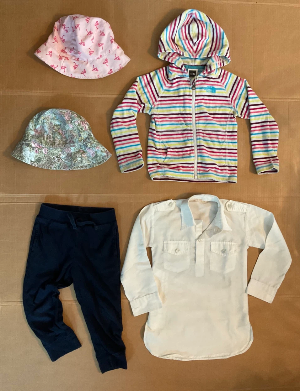 Kids clothing bundle (The North Face hoodie), size 3