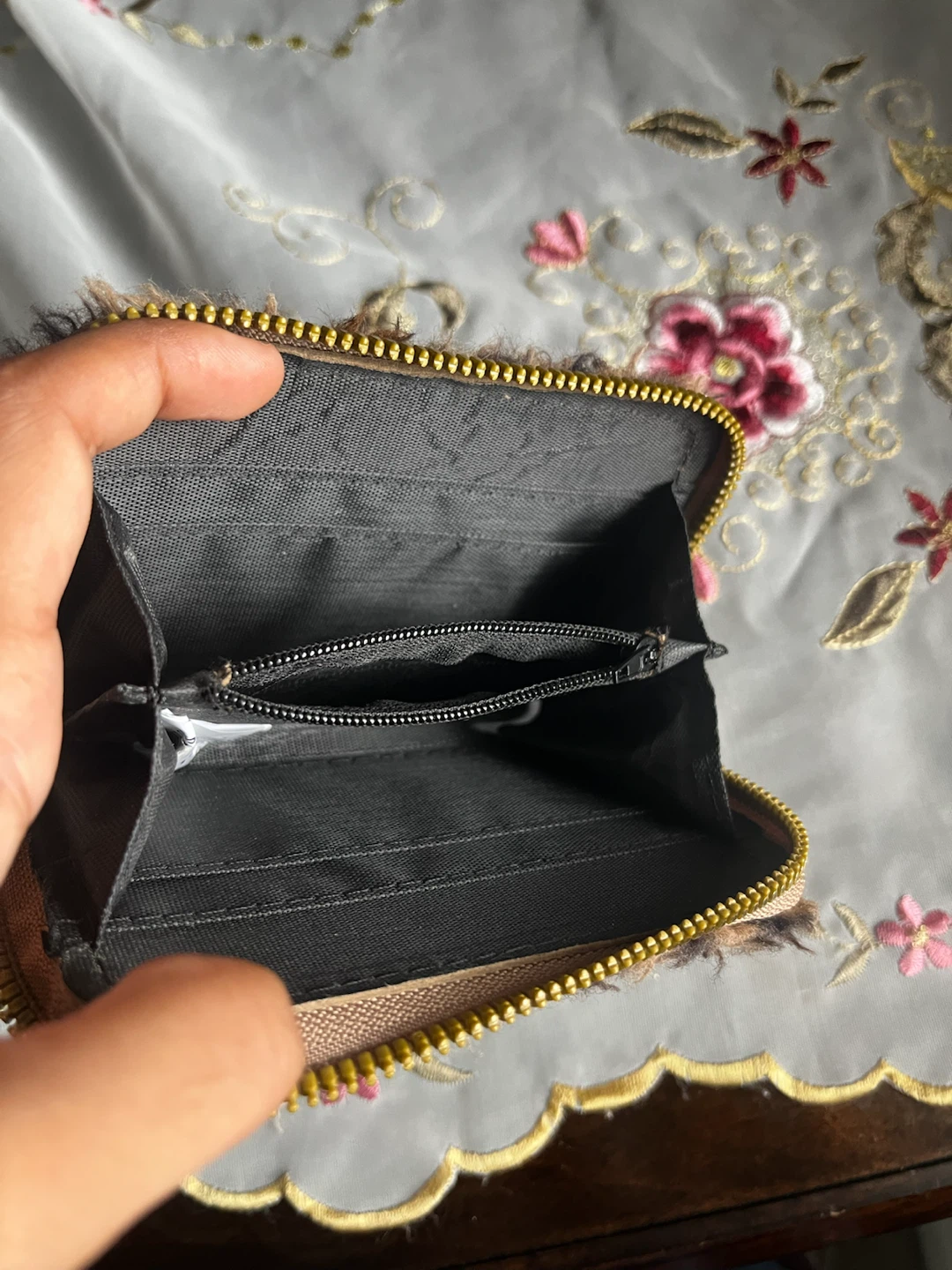 Fuzzy Wallet - photo 2