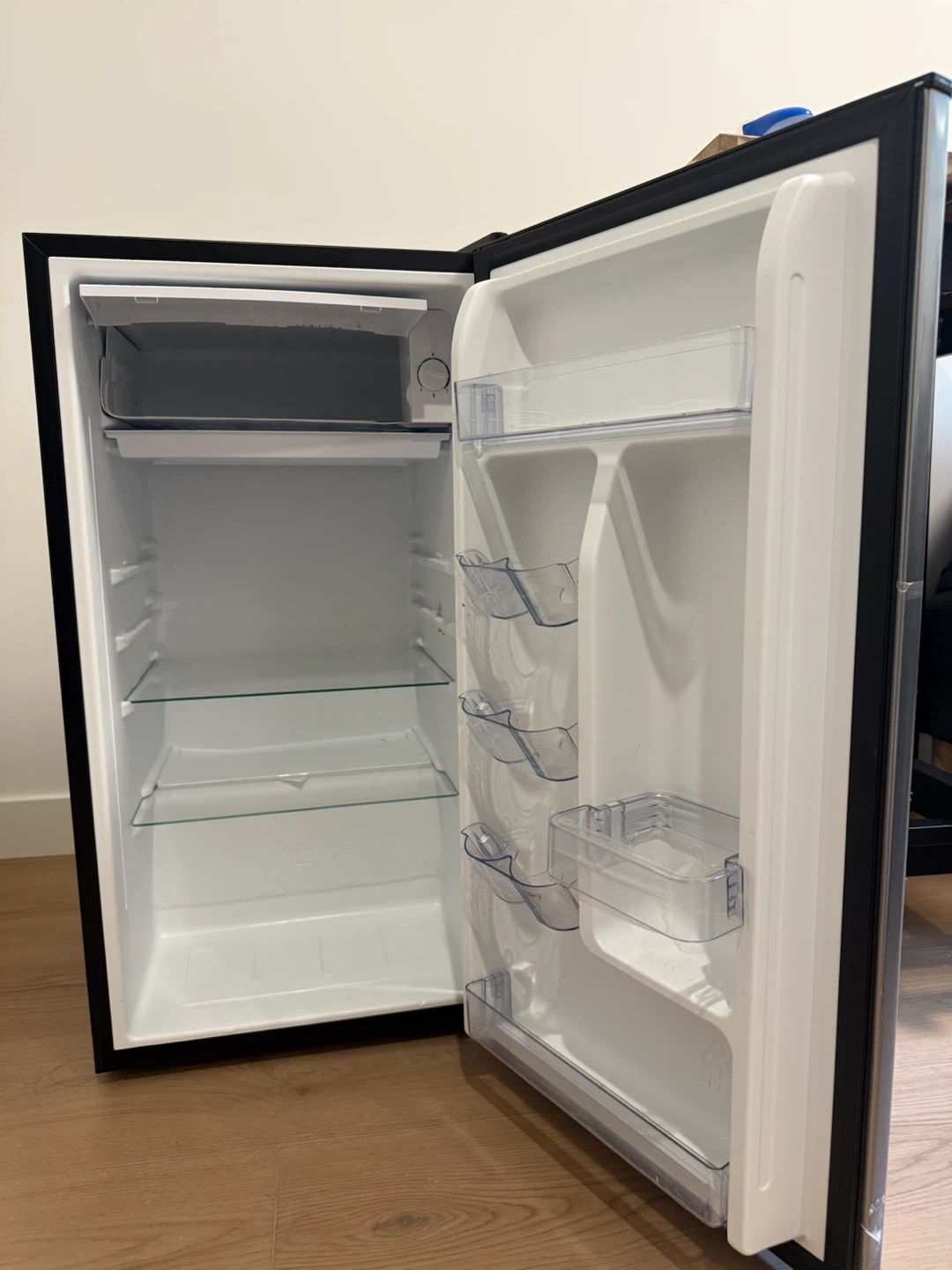Hamilton Beach Mini Fridge - photo 2