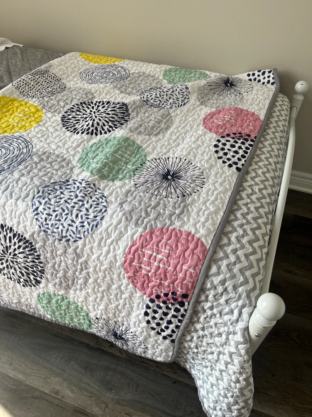 White metal twin bed - photo 2