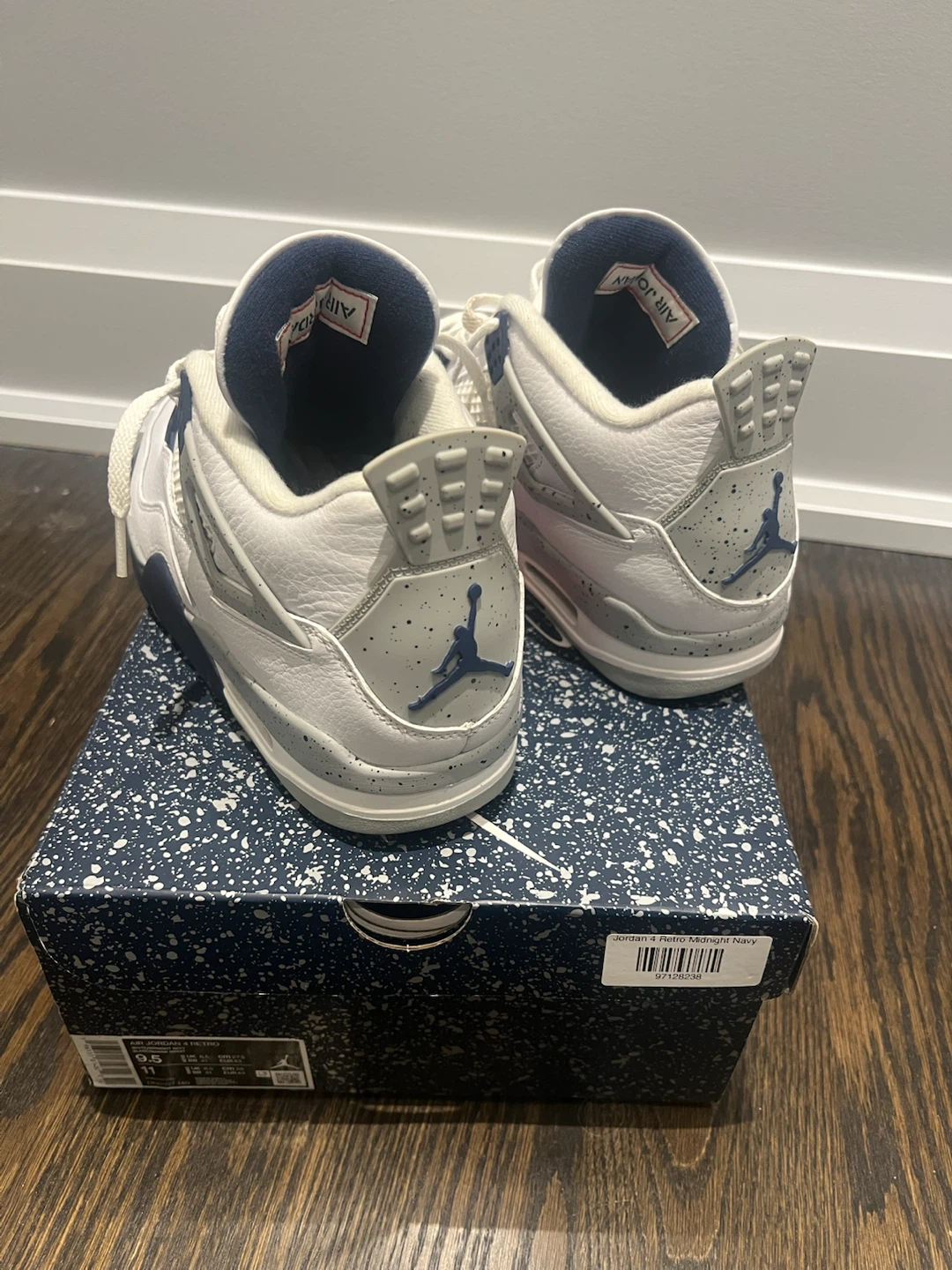 Used Jordan 4 Midnight Navy Size 9.5 with box - photo 2