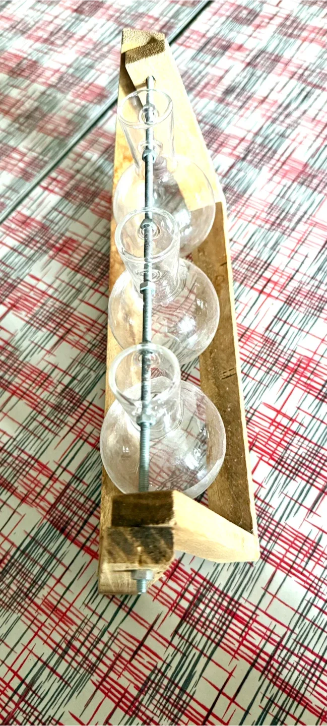 Wooden Frame 3-Vial Plant Propagation Station - photo 2