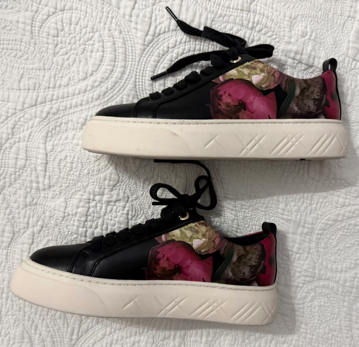 Ted Baker London Floral Sneakers Size 8.5 - photo 3