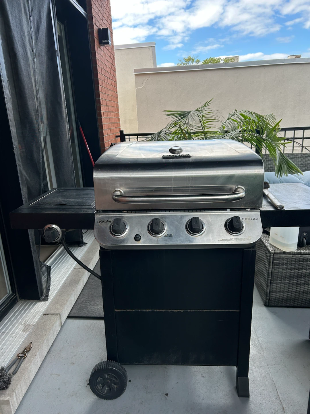 Char-Broil Performance 4-Burner Propane BBQ