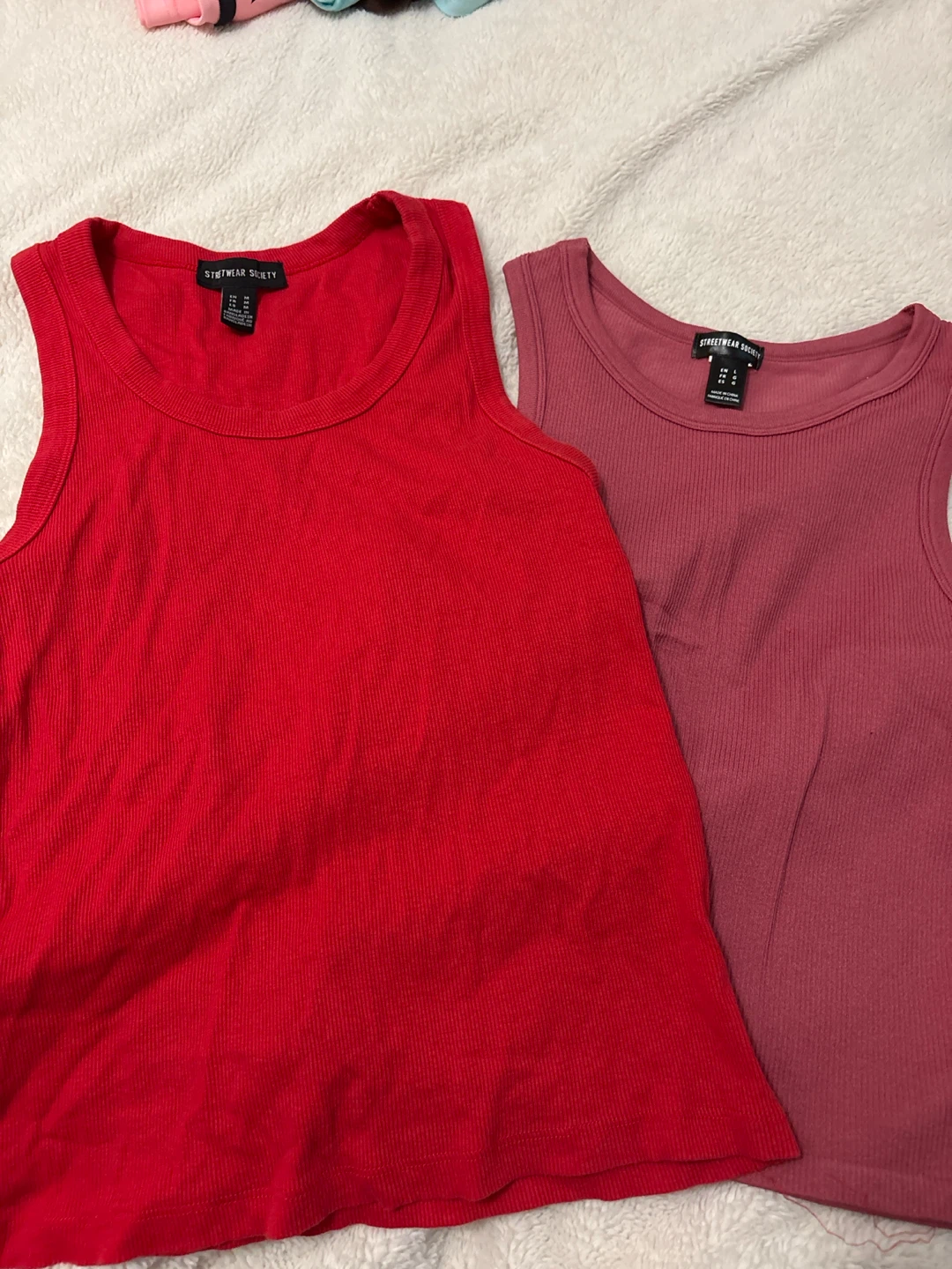 colored tank tops - photo 2