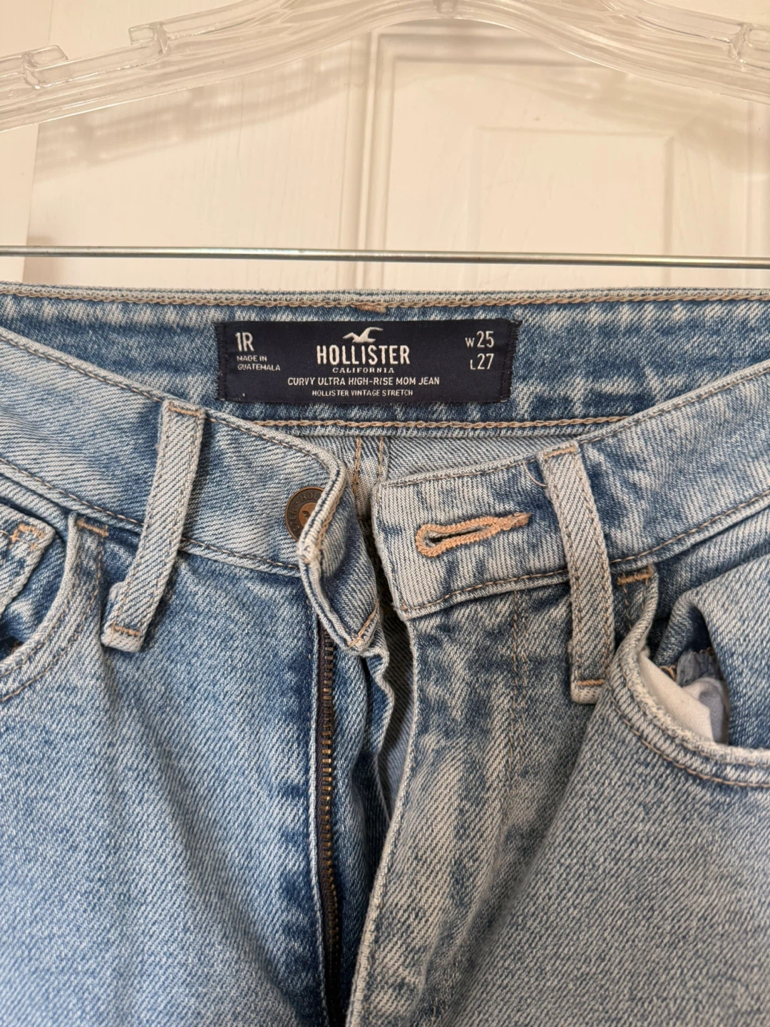 Curvy Ultra High-Rise Mom Jeans Size: W25; L27(Hollister) - photo 2