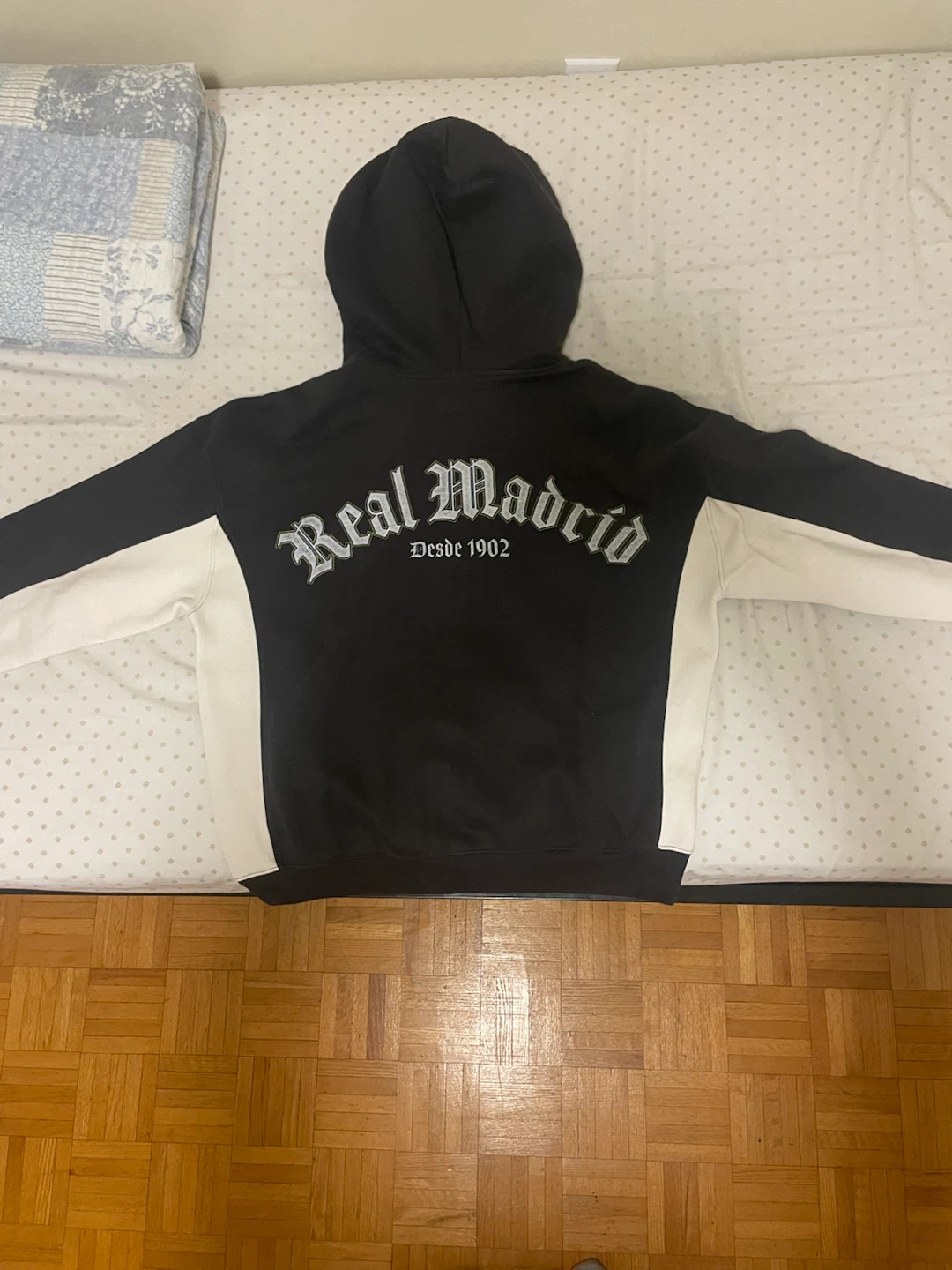 Real Madrid Hoodie holster - photo 2