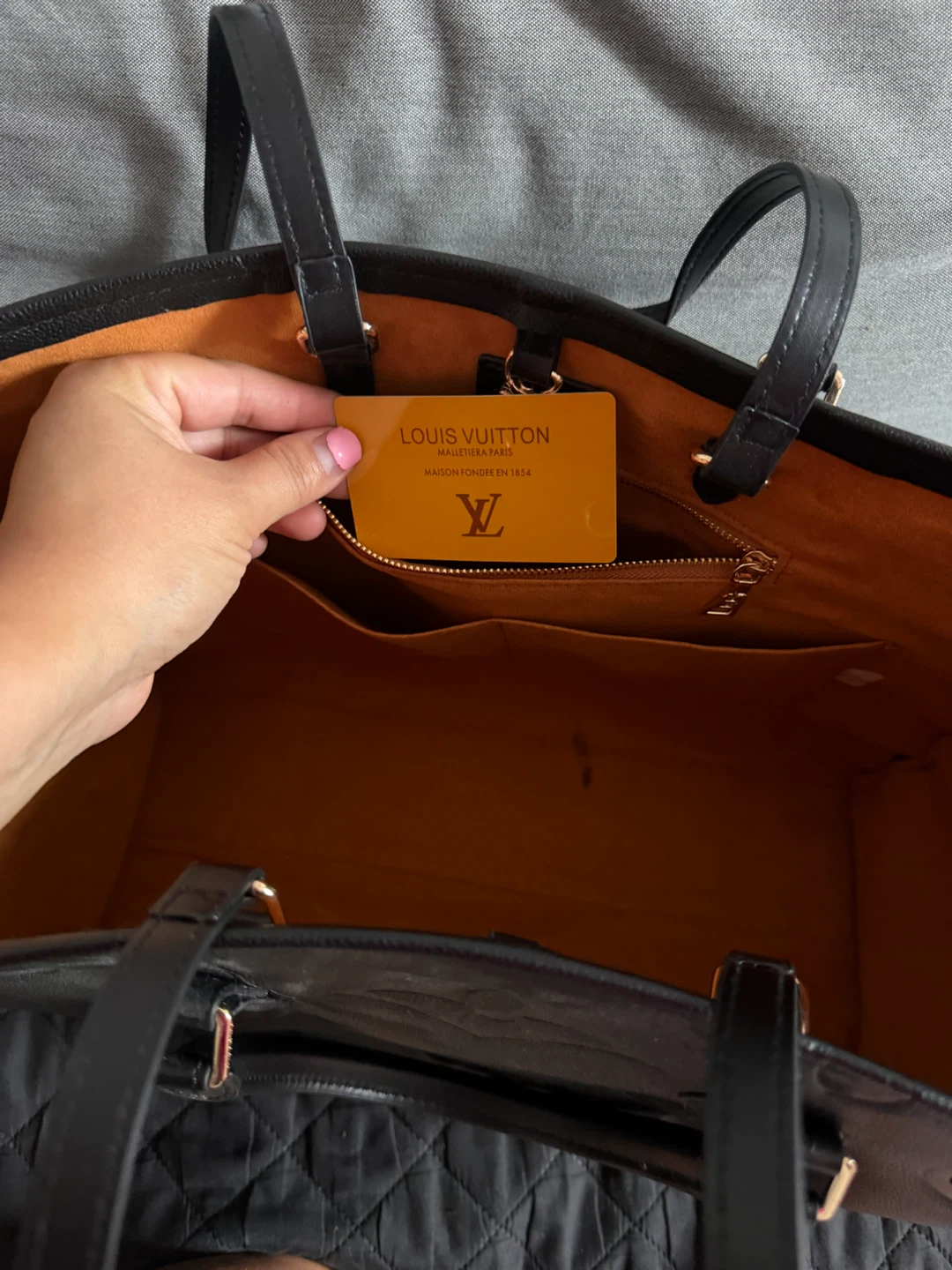 Louis Vuitton OnTheGo MM Tote - photo 3