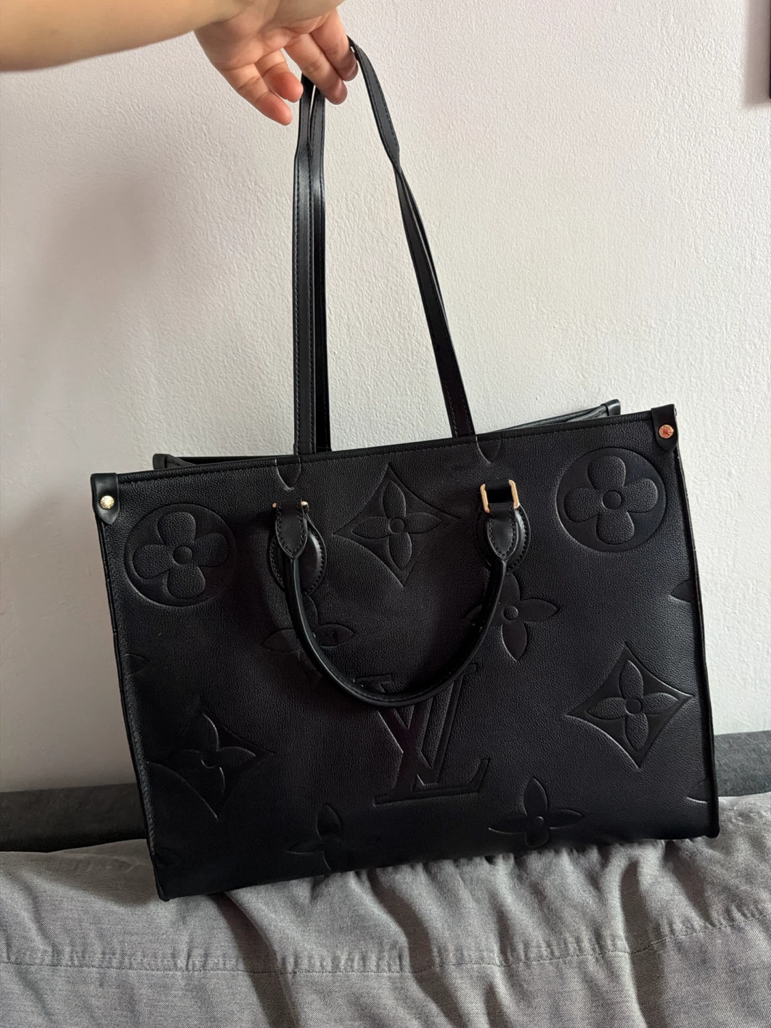 Louis Vuitton OnTheGo MM Tote - photo 5
