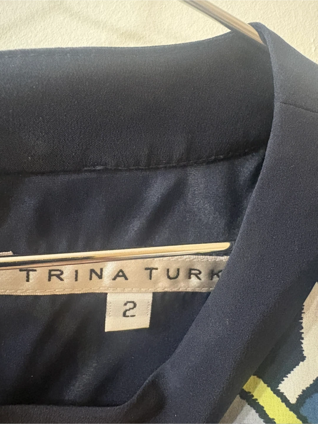 Trina Turk Geometric Keyhole Shift Dress  Sz 2 Excellent - photo 3