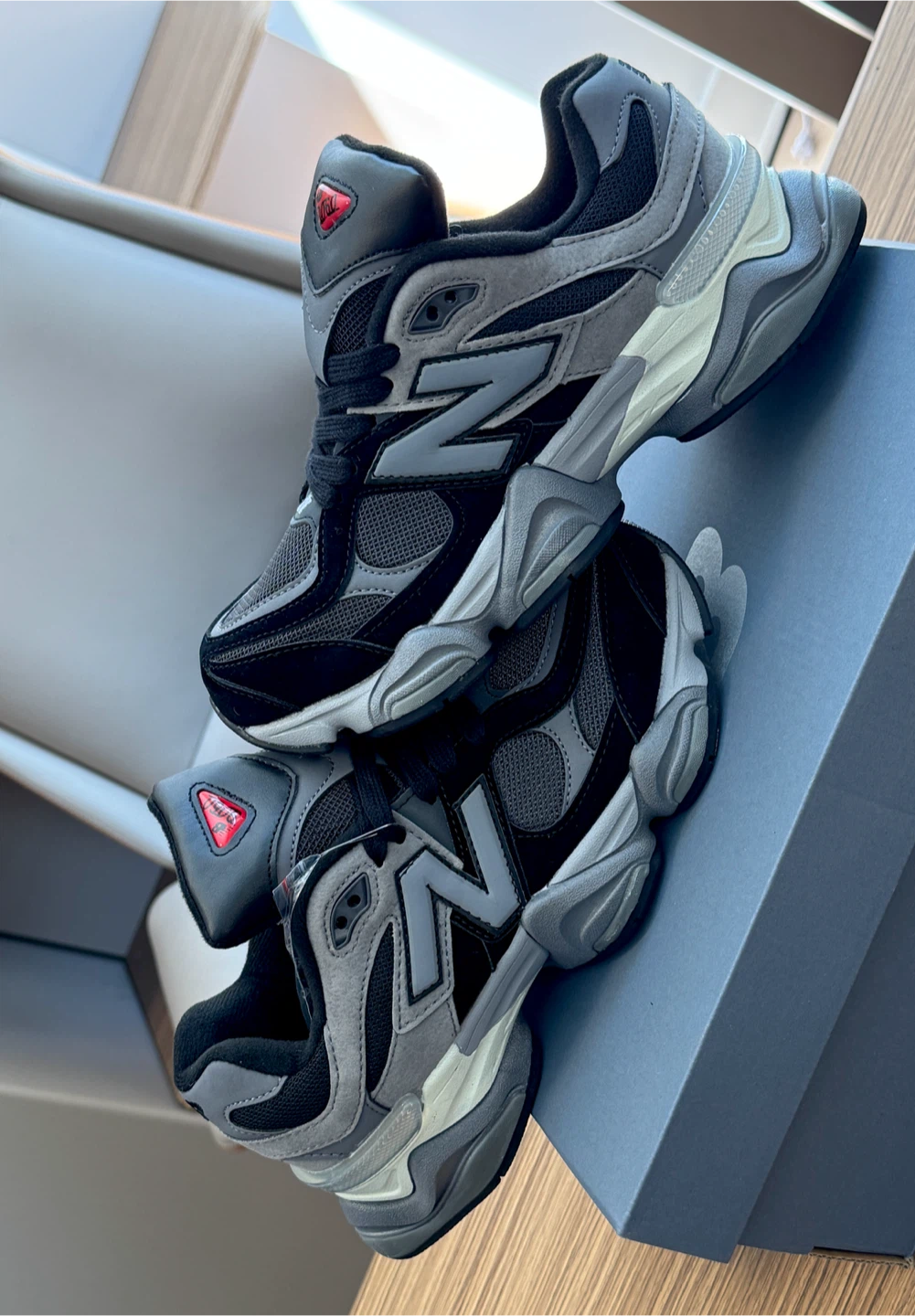 New Balance 9060 Baskets Noir et Gris